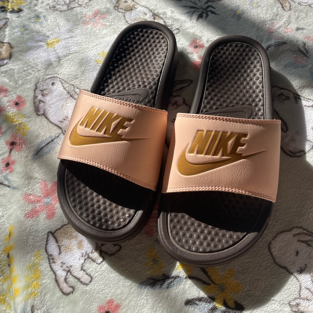 Nike slides
